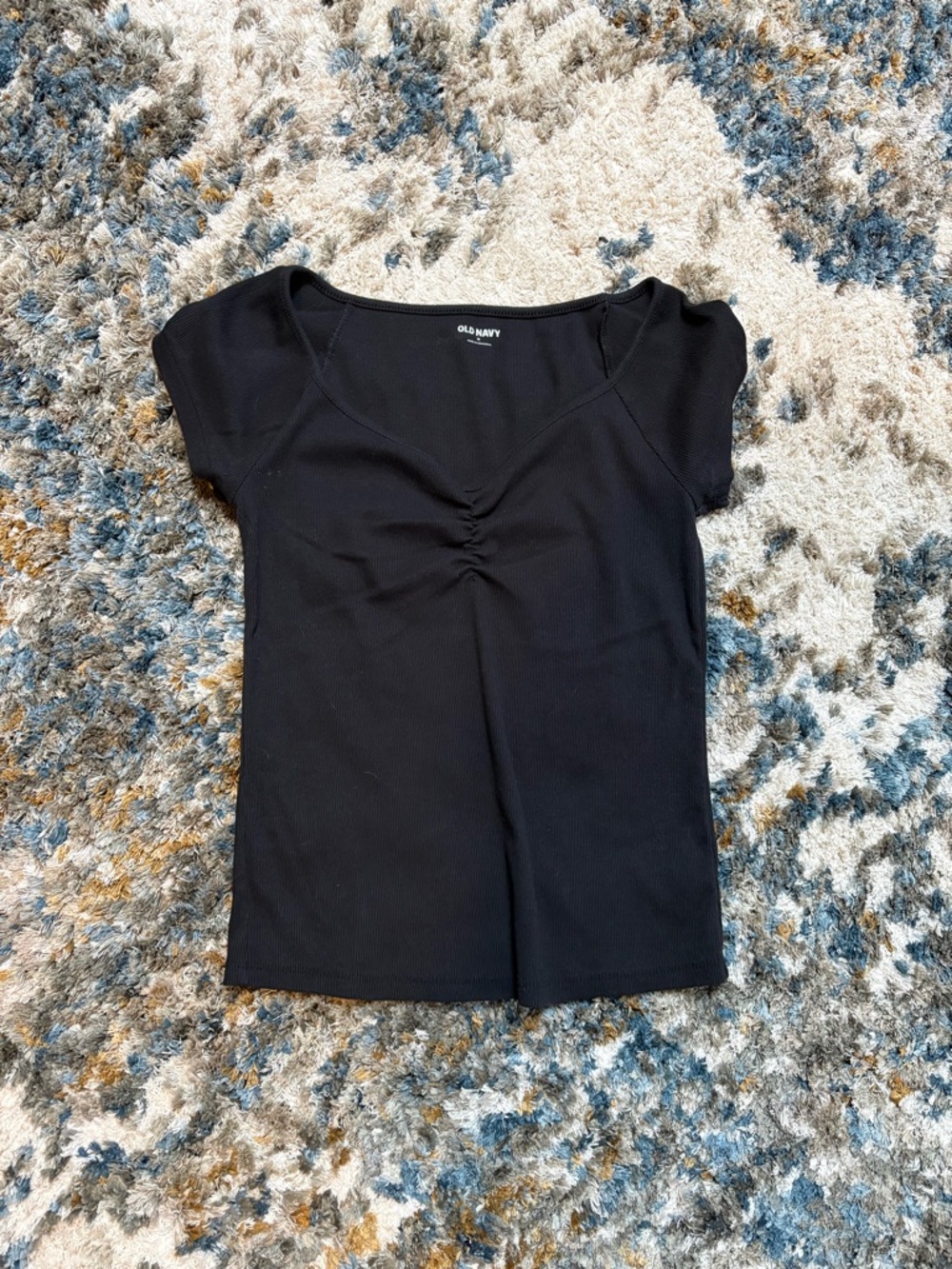 Old Navy Black Ruched V-Neck Short Sleeve Tee